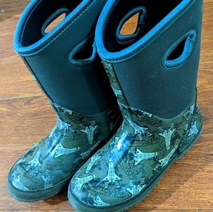 STORM Boots Size 3